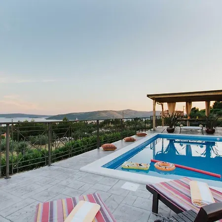 Capri House Holiday home *
